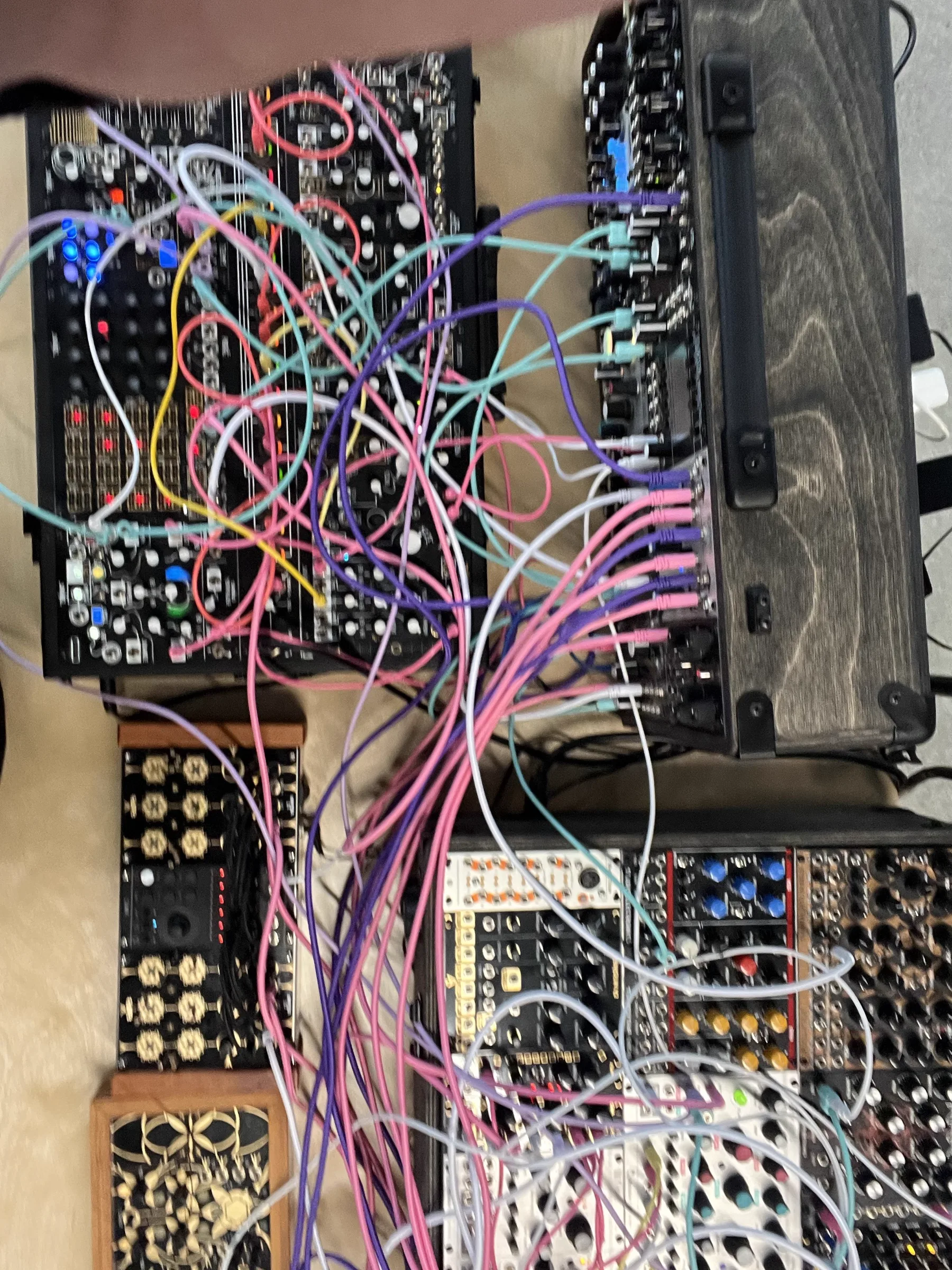Modular synthesizer with patch cables